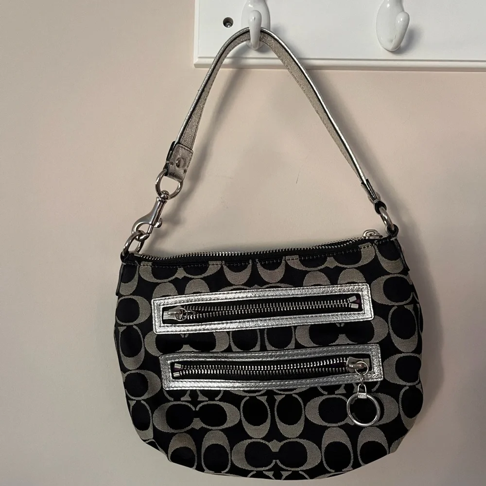 COACH Black and Gray Shoulder Bag with Signature Monogram Poppy collection - Picture 1 of 4